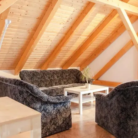 Moderne Dachgeschosswohnung Im Leipziger Norden Lipsko