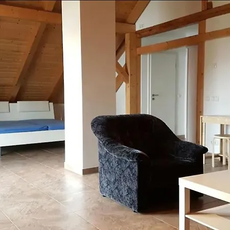 Moderne Dachgeschosswohnung Im Leipziger Norden Leipzig