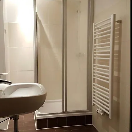 Moderne Dachgeschosswohnung Im Leipziger Norden Apartment *