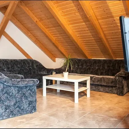 Moderne Dachgeschosswohnung Im Leipziger Norden Apartment Leipzig