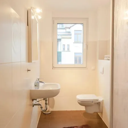Lejlighed Modern 3room-flat North Porsche -dhl-amazon-airport Lei Halle-bmw-messe By Respect Host *