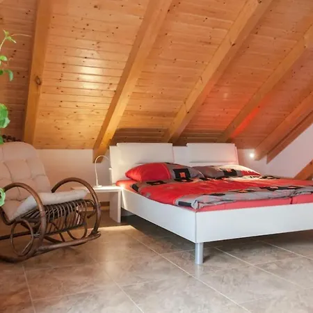 Apartment Moderne Dachgeschosswohnung Im Leipziger Norden Leipzig