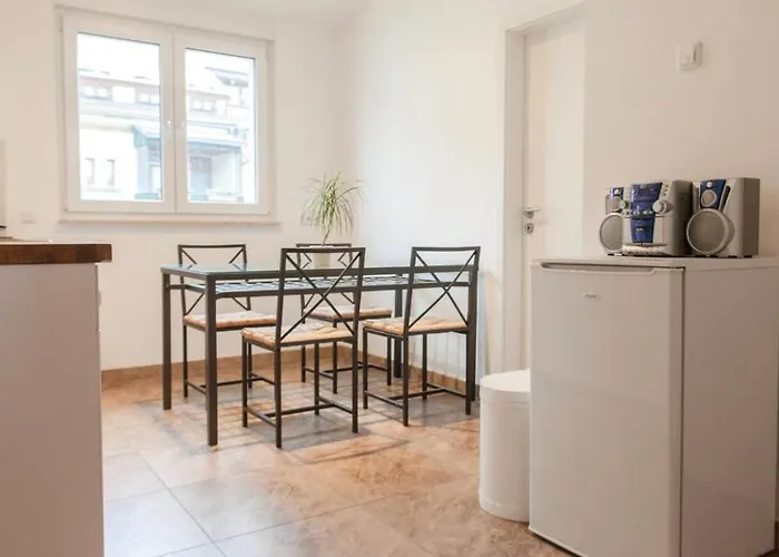 Modern 3room-flat North Porsche -dhl-amazon-airport Lei Halle-bmw-messe By Respect Host Λειψία